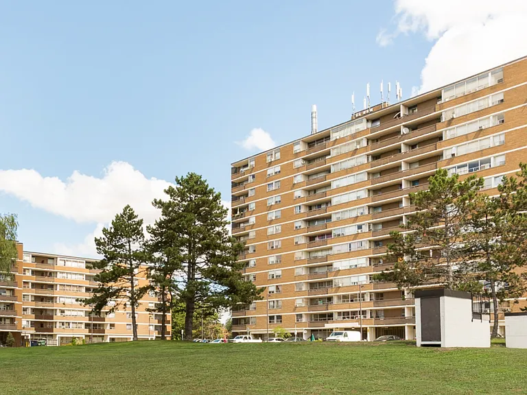 41 Warrender Ave #2 BD — Photo 20