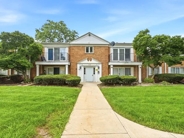 1100 N Farnsworth Ave APT 2F, Aurora, IL 60505