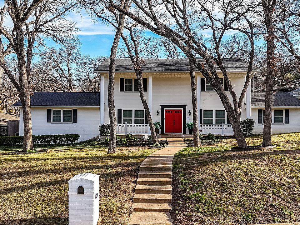 1st image of 2708 Oak Cliff Ln