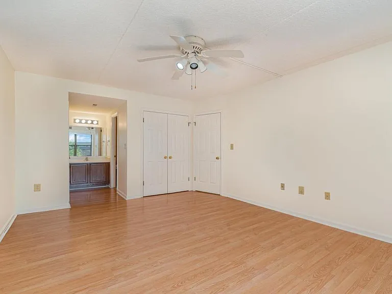 1210 Hampton Hill Ct #H — Photo 10