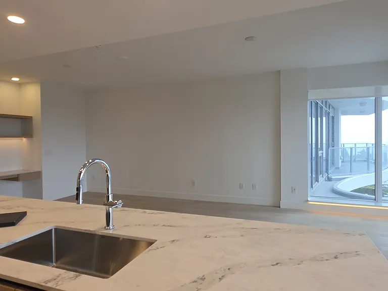 1475 Foster St #701 — Photo 6