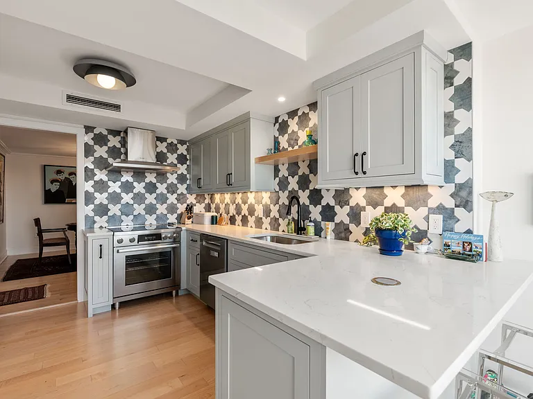75 Cambridge Pkwy #E1202 — Photo 3
