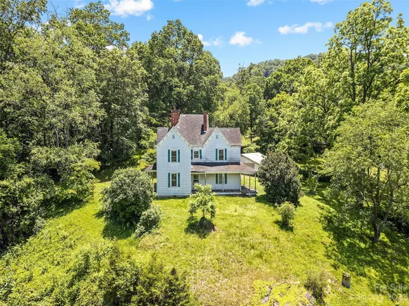 38 Upper Crabtree Rd, Clyde, NC 28721