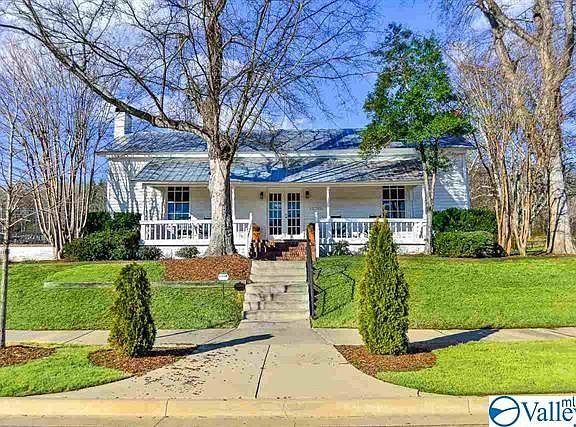 4th image of 2110 SW South Meadows Dr
