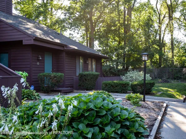 101 E Jolly Rd #24, Lansing, MI 48910