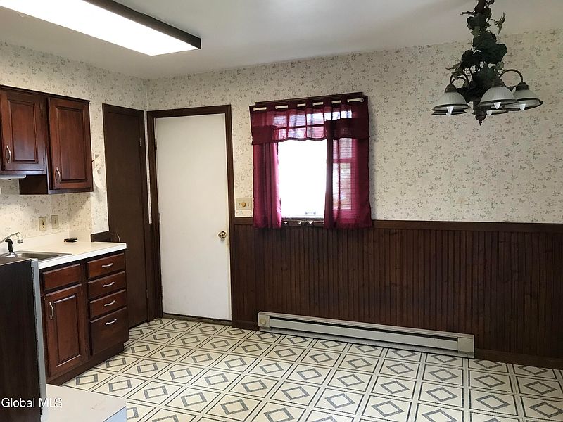 5th image of 23 Cottage Hill Road