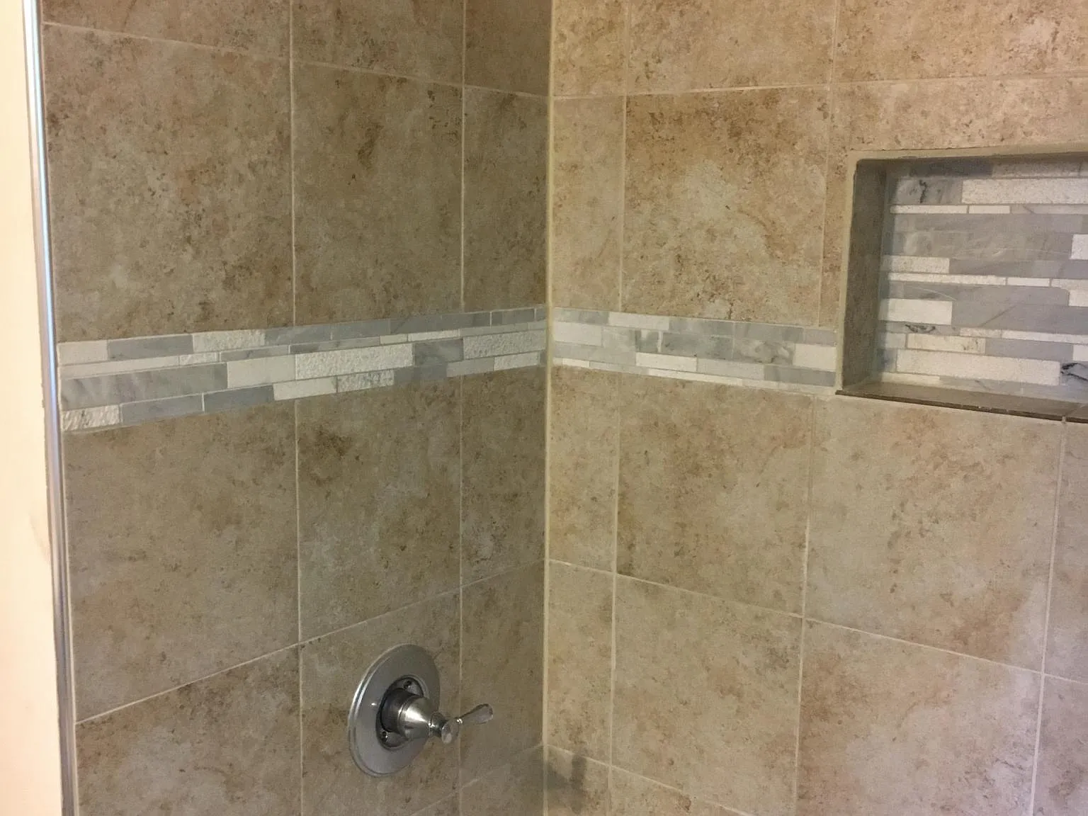 3 bed, 1800 sqft, $2,100 — Photo 2