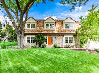 799 E Gartner Rd, Naperville, IL 60540