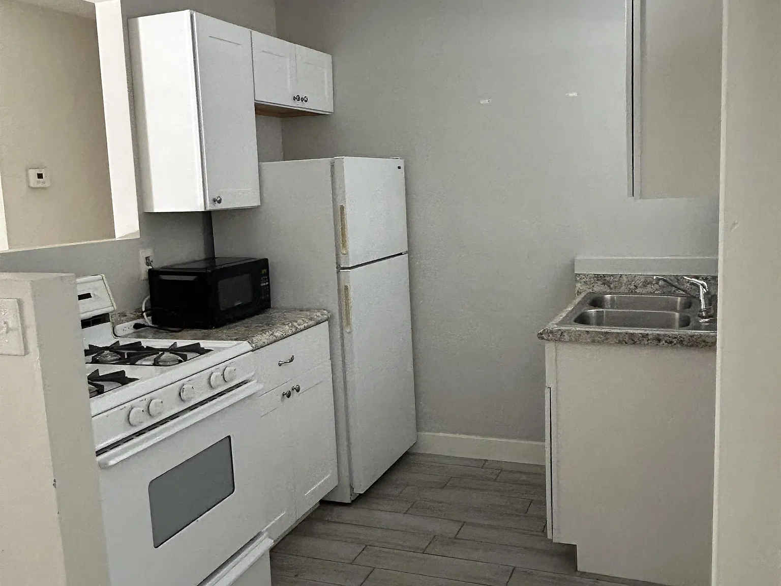 722 East Turney Avenue - 6 — Photo 4