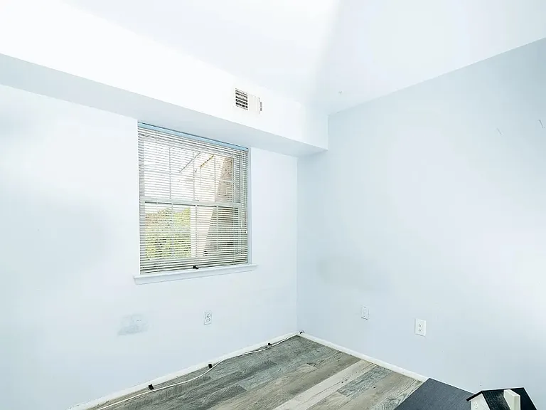 1821 Valley Dr #B2 — Photo 1