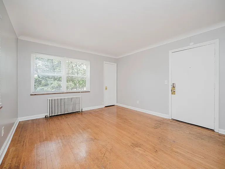 5828 Ridge Ave #5 — Photo 4