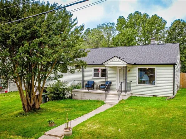 1512 Victory St, Greensboro, NC 27407