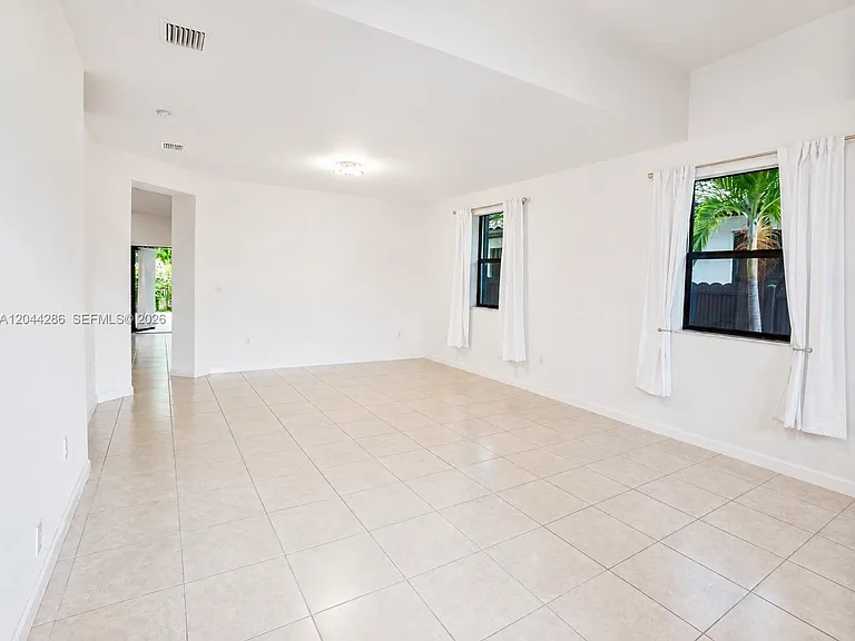 22886 SW 128th Pl — Photo 6