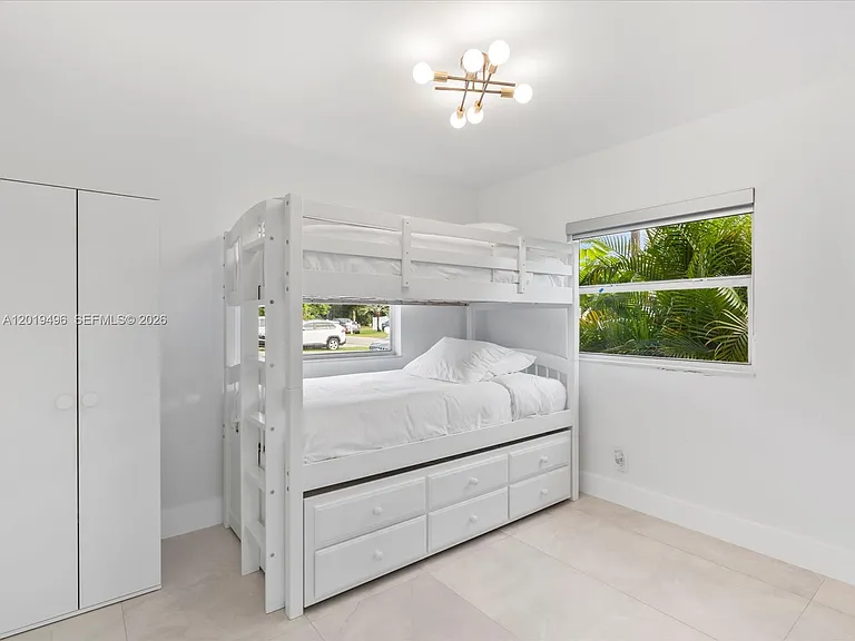 5731 SW 54th Ter — Photo 12