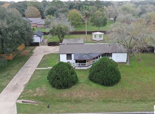 403 Ball Airport Rd, Victoria, TX 77904