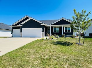 115 SE Wildflower Dr, Pleasant Hill, IA 50327