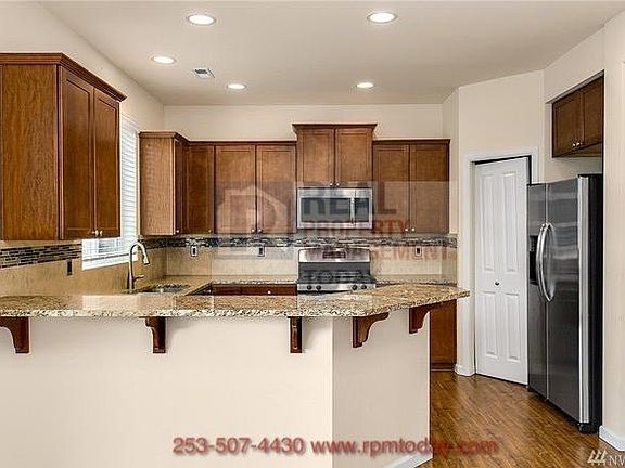 5th image of 3918 50th Ave NE
