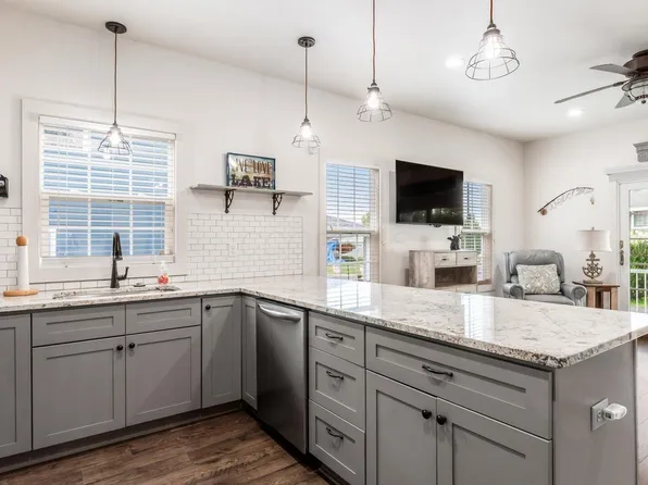 5 Buckeye Ave, Buckeye Lake, OH 43008