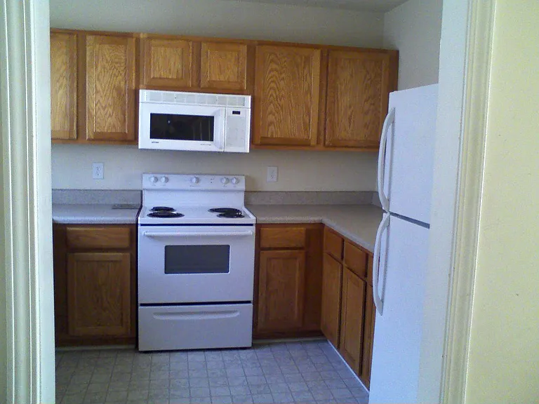 2826 Ashe St — Photo 8