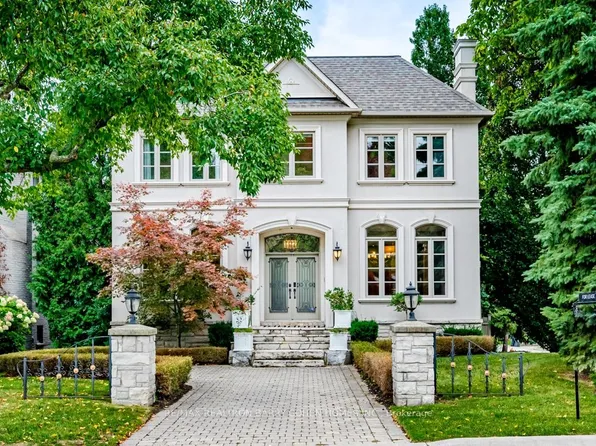 8 York Rd, Toronto, ON M2L 1H5