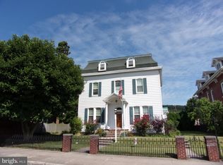 67 Chestnut St, Lewistown, PA 17044