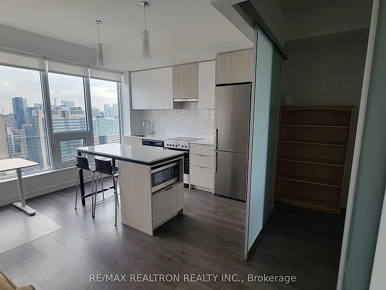 203 College St #2807 — Photo 4