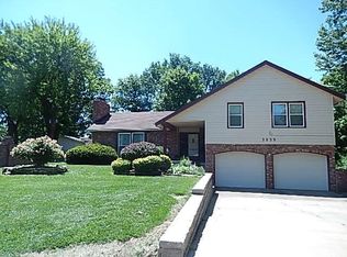 3235 SW Arrowhead Rd, Topeka, KS 66614