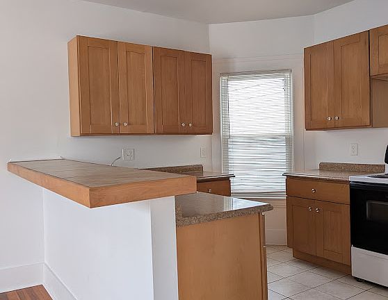 5th image of 7418 Franklin Blvd APT 3