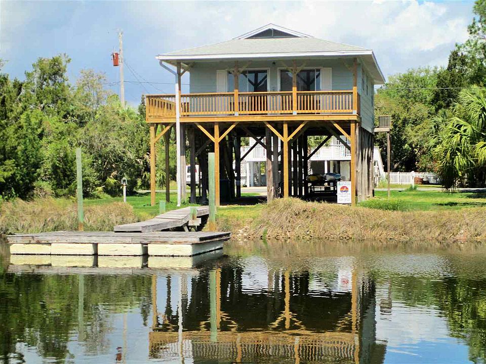 1st image of 36 Oyster Bay Dr