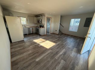 512 Collins Dr, Tillamook, OR 97141