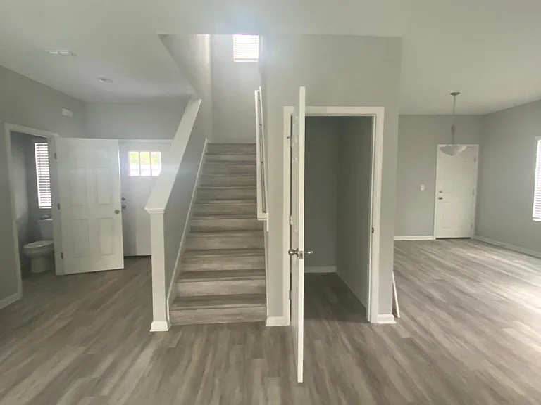 1737 Charlotte St — Photo 10