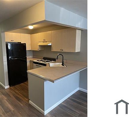 3rd image of 47 Studio Ln #B