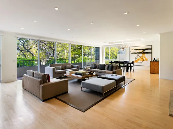 339 N Palm Dr APT 202, Beverly Hills, CA 90210