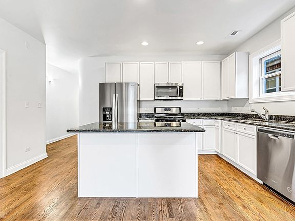 4th image of 1242 N Maplewood Ave #2N