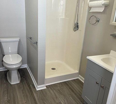 5th image of 1012 Hall St #1