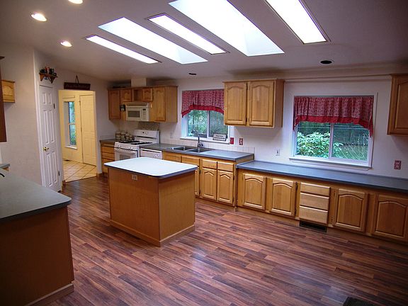 2nd image of 4845 103rd Ave SE