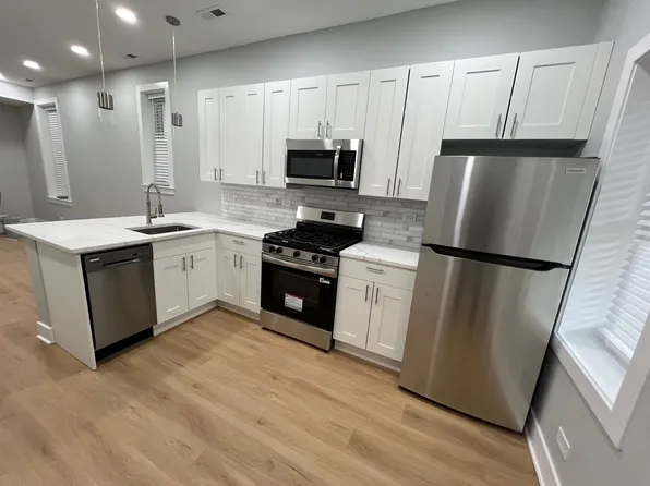 849 N Leavitt St #1R, Chicago, IL 60622