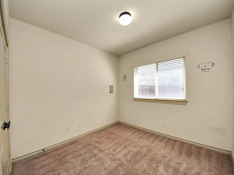 1902 Argos Dr — Photo 44