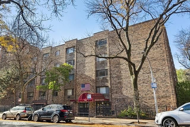 1st image of 3620 N Pine Grove Ave APT 405
