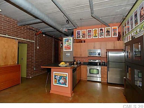 4th image of 626 N Graham St Suite 210