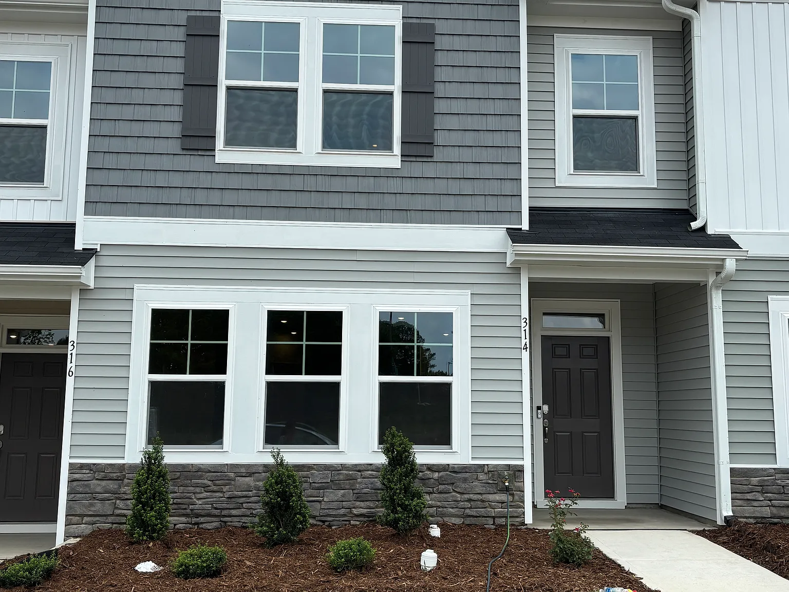 3 bed, 1939 sqft, $2,045 — Photo 1