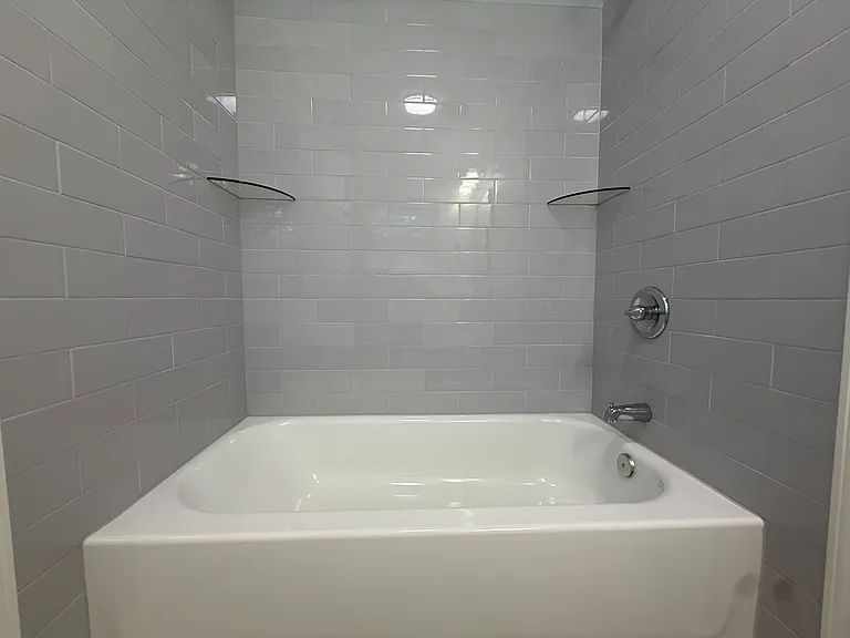 120 N Pinewood Dr #2 — Photo 8