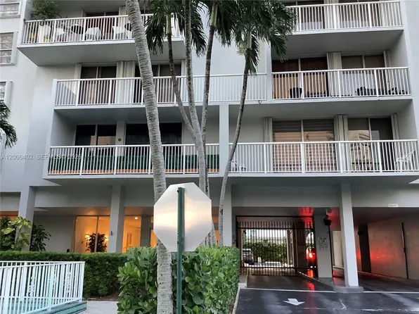 150 SE 25th Rd, Miami, FL