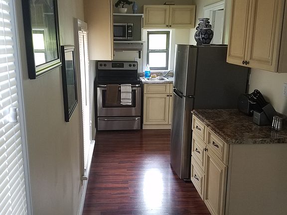 5th image of 147 S Elmwood Ave