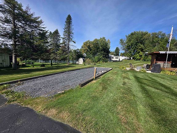 2nd image of 6 Meadowcrest Lane