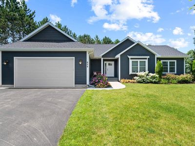 624 Village Ct, Traverse City, MI, 49685