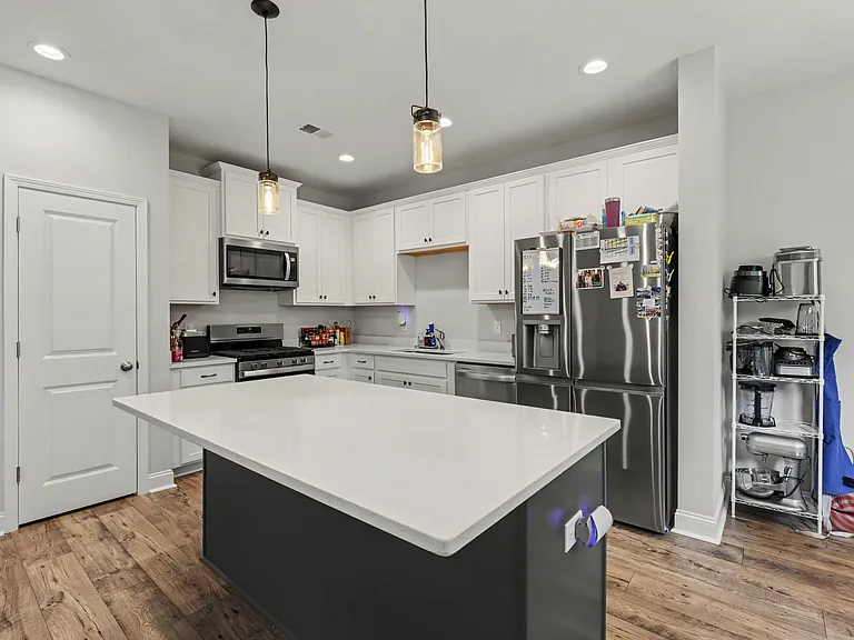341 Chapman Cir — Photo 9