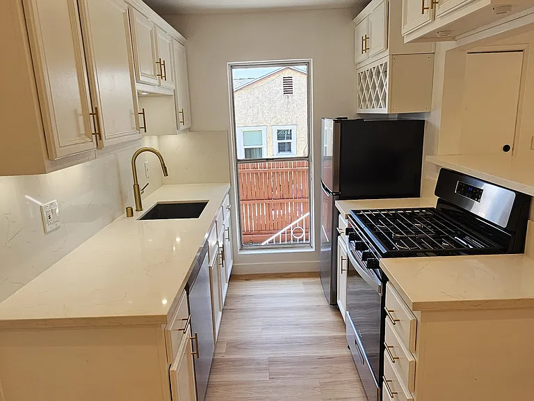 4434 Lowell Ave #1 — Photo 5