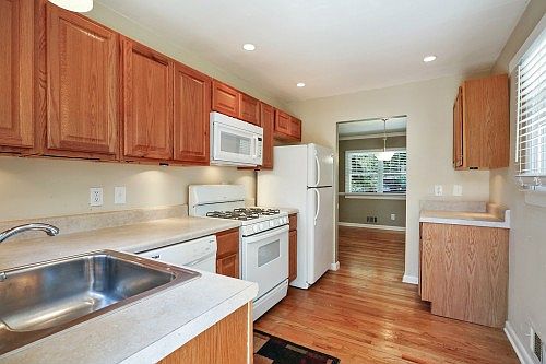 3rd image of 2451 Adams Dr SE