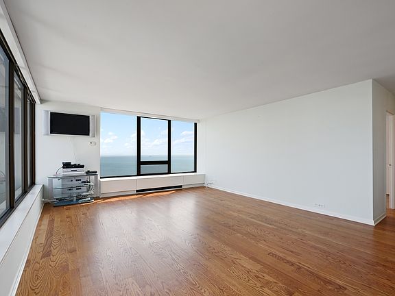 4th image of 2800 N Lake Shore Dr APT 3001